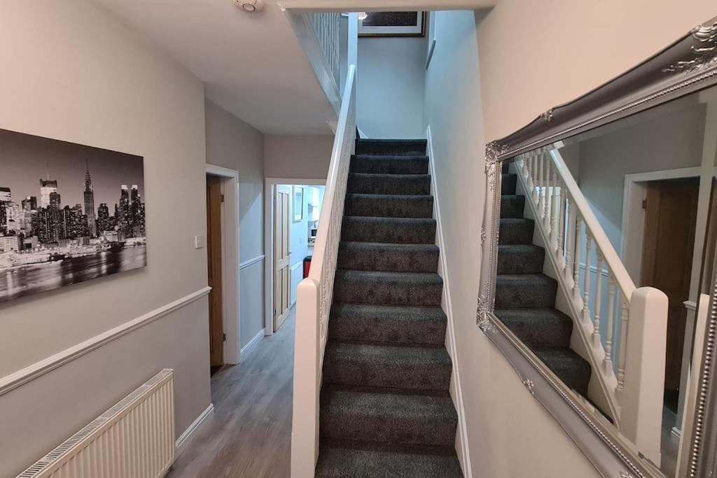 Stunning Holiday Home. Free Parking. Manchester Kültér fotó