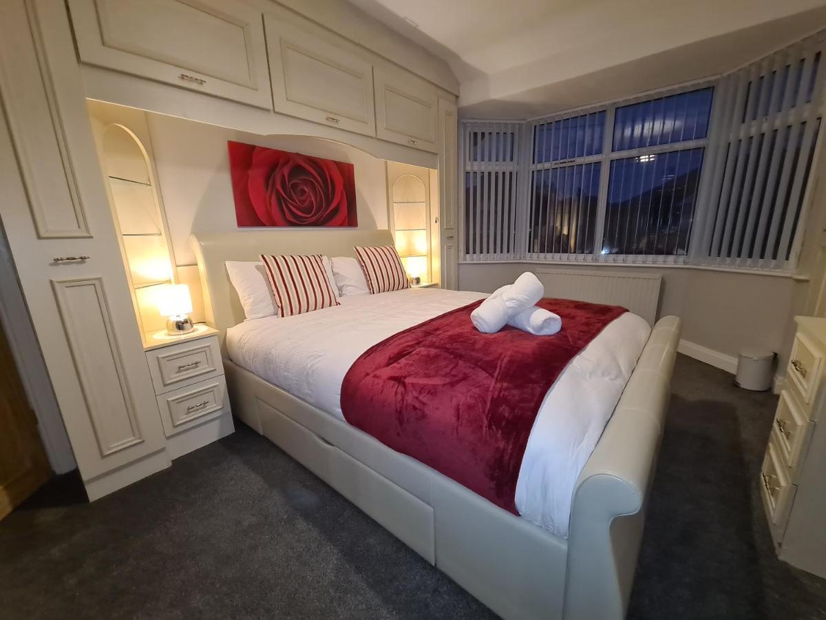 Stunning Holiday Home. Free Parking. Manchester Kültér fotó