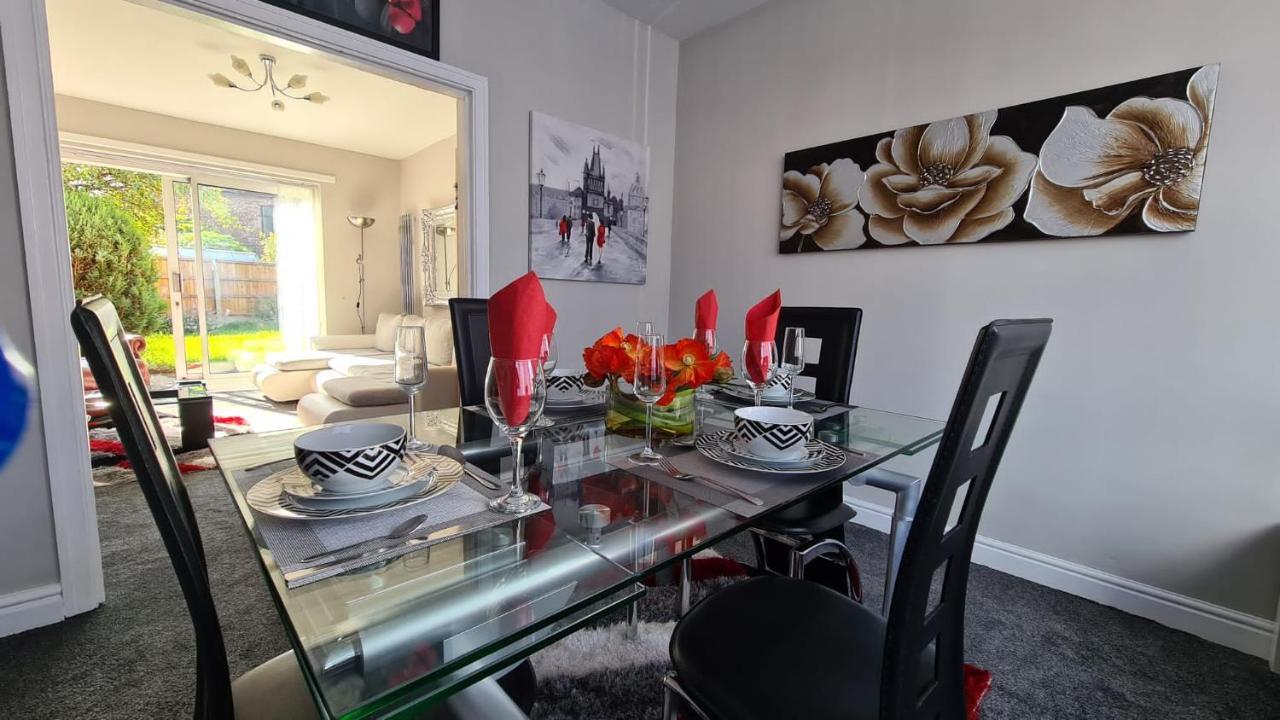 Stunning Holiday Home. Free Parking. Manchester Kültér fotó